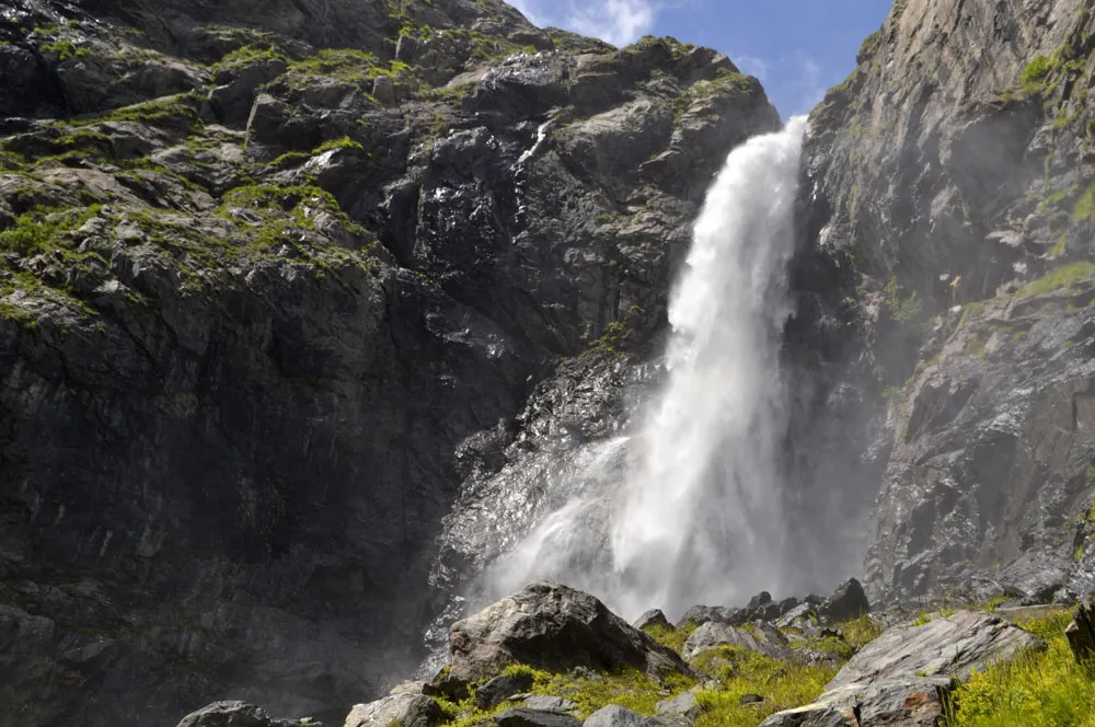 White waterfalls preview 3