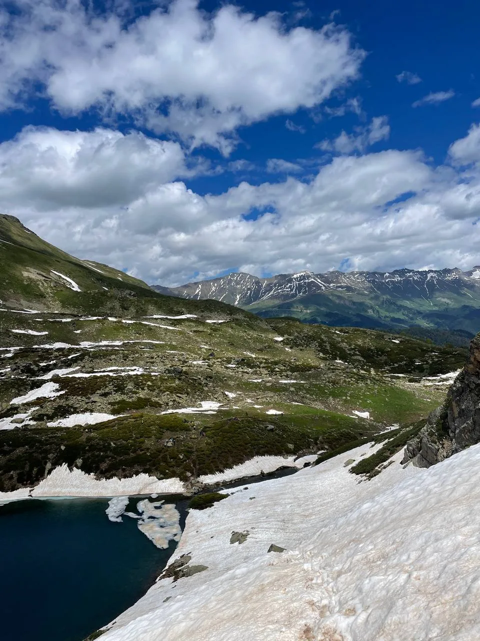Jeep tour to Dukka lakes — trail to Dukka lakes