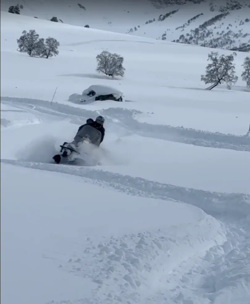 Снегоходы в Архызе для семьи с детьми: как сделать безопасно и интересно