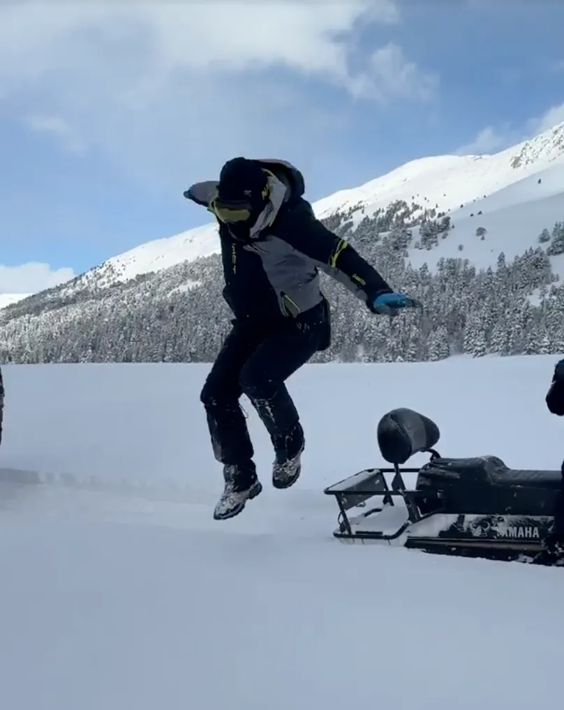 Экипировка в марте: как не вспотеть и не замерзнуть в Архызе
