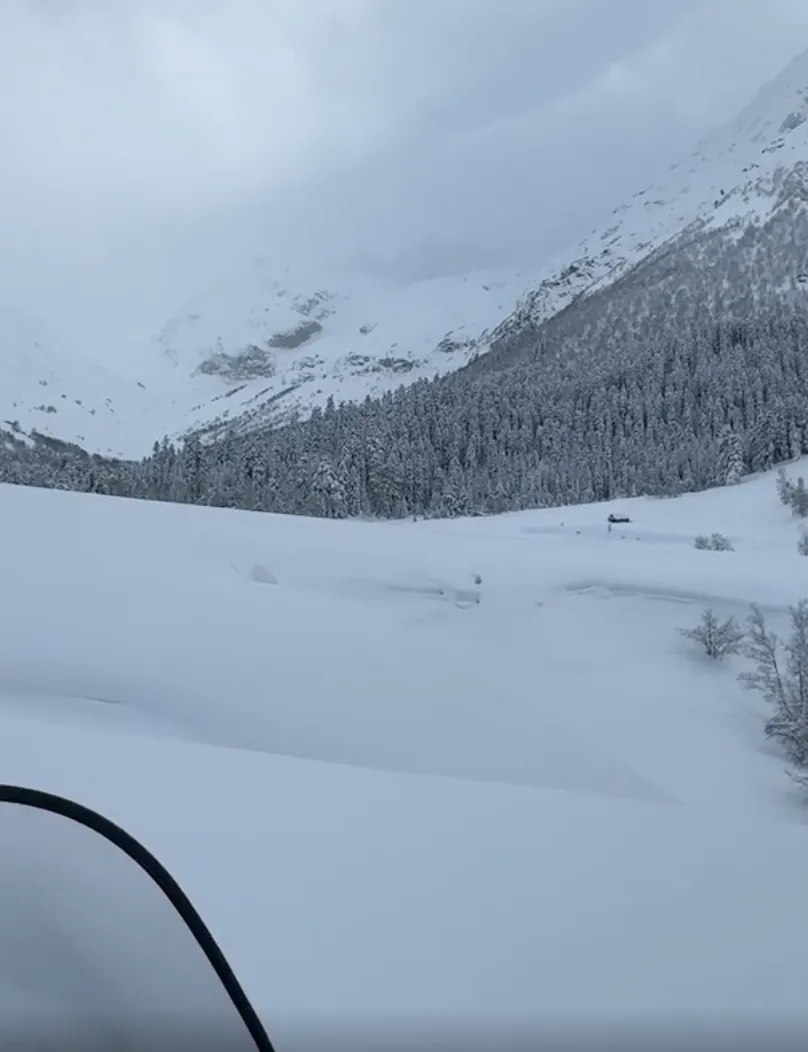 Обед на перевале: горный чай и виды на Эльбрус